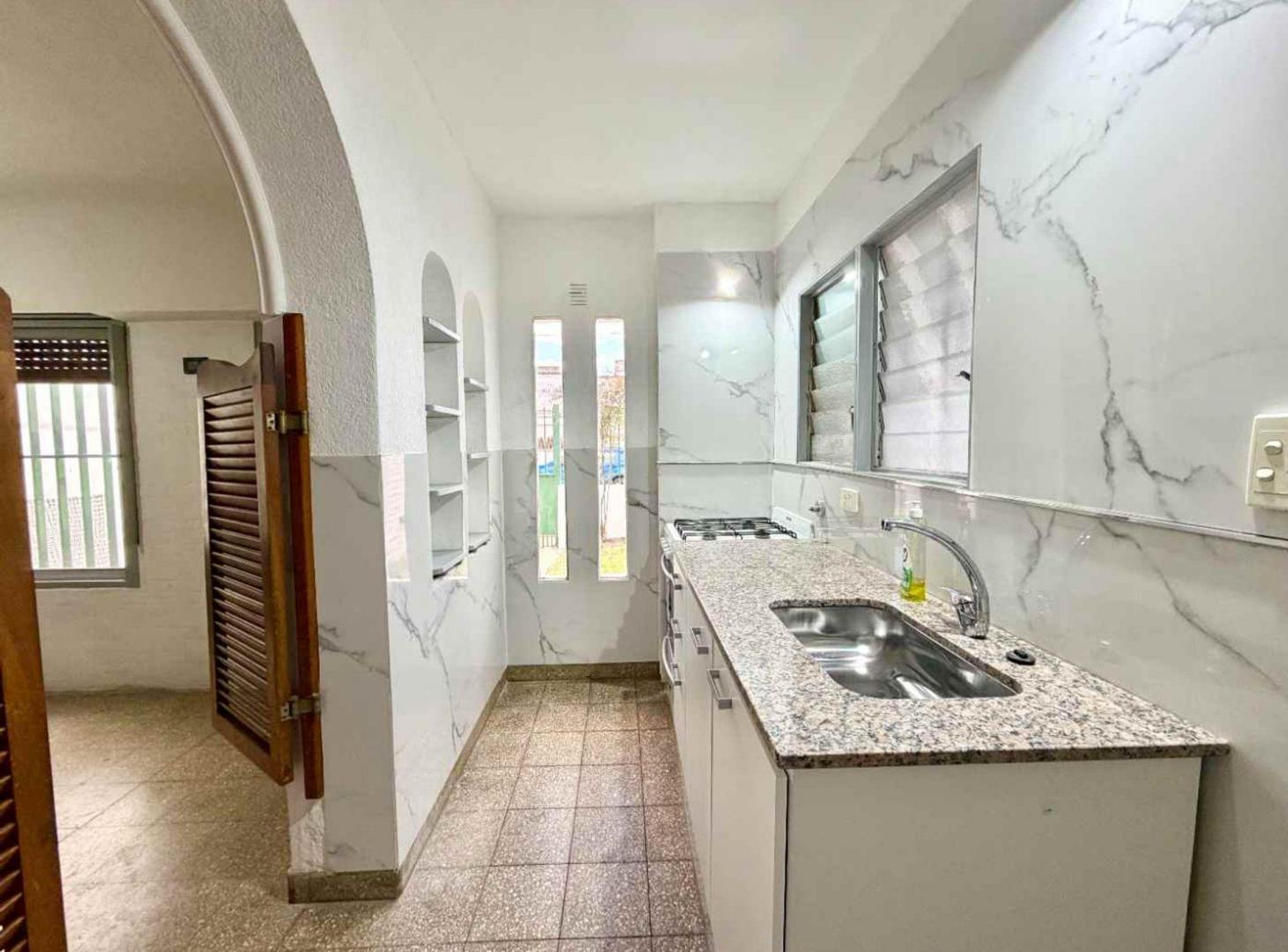 Foto de Vta/Pta PH 3amb c/cochera, patio y terraza Caseros, imagen 1