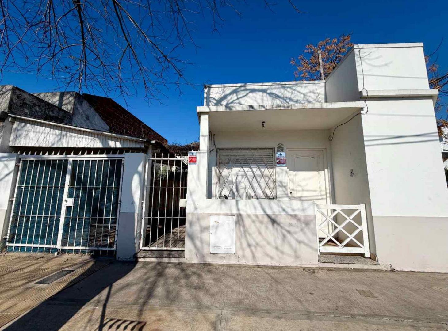 Foto de Vta/Pta Casa 4 amb, patio, terraza, coch. V. LYNCH, imagen 4