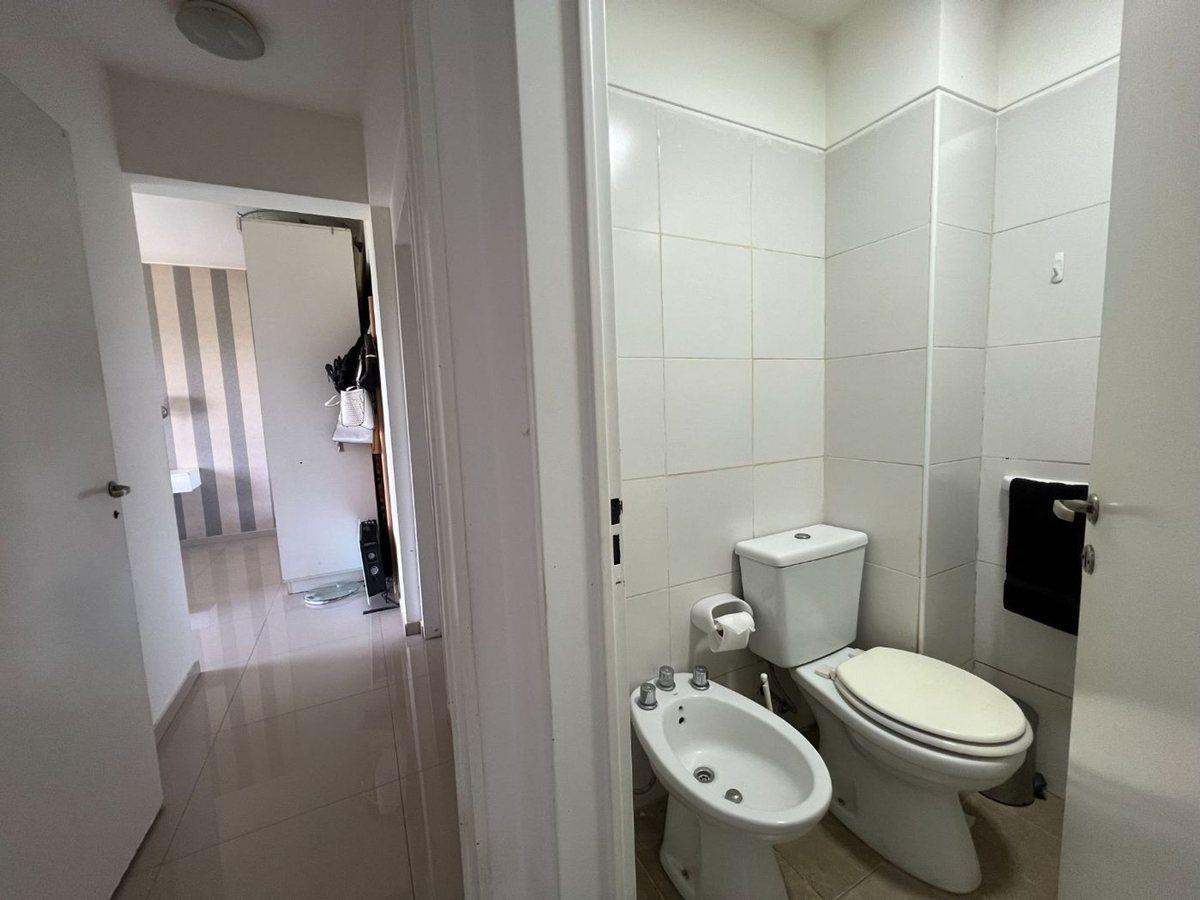Foto de VENTA DEPTO 4 AMB CASTELAR VISTA ABIERTA -PERMUTA-, imagen 3