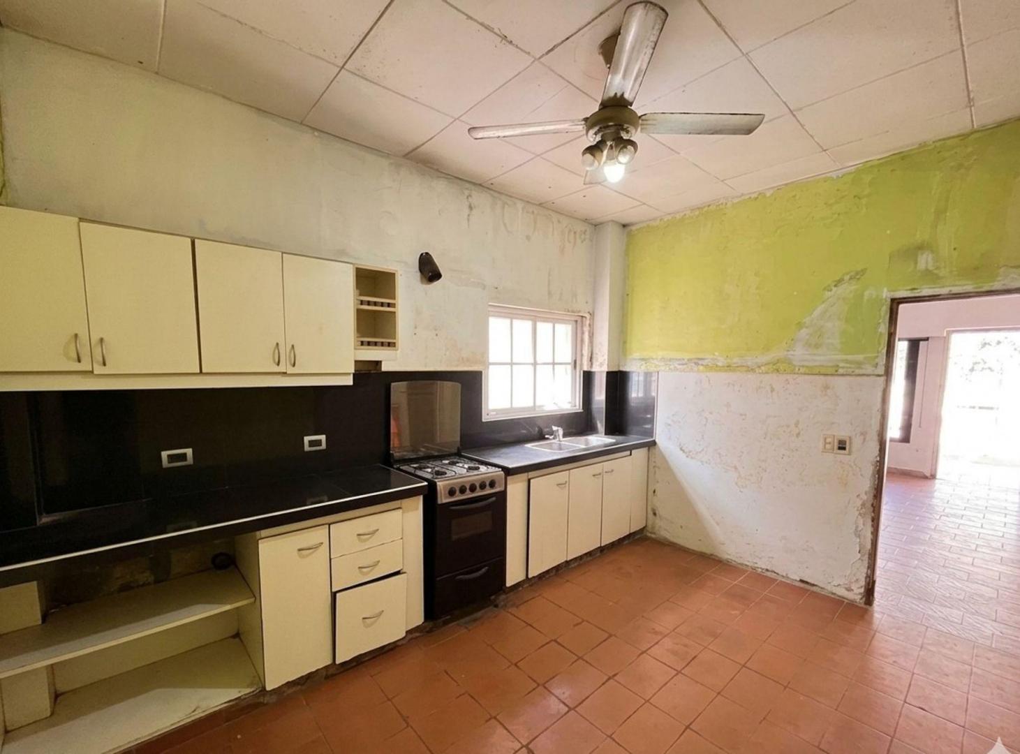 Foto de VENTA CASA 3 AMB PERMUTA FINANCIA V. TESEI, imagen 3