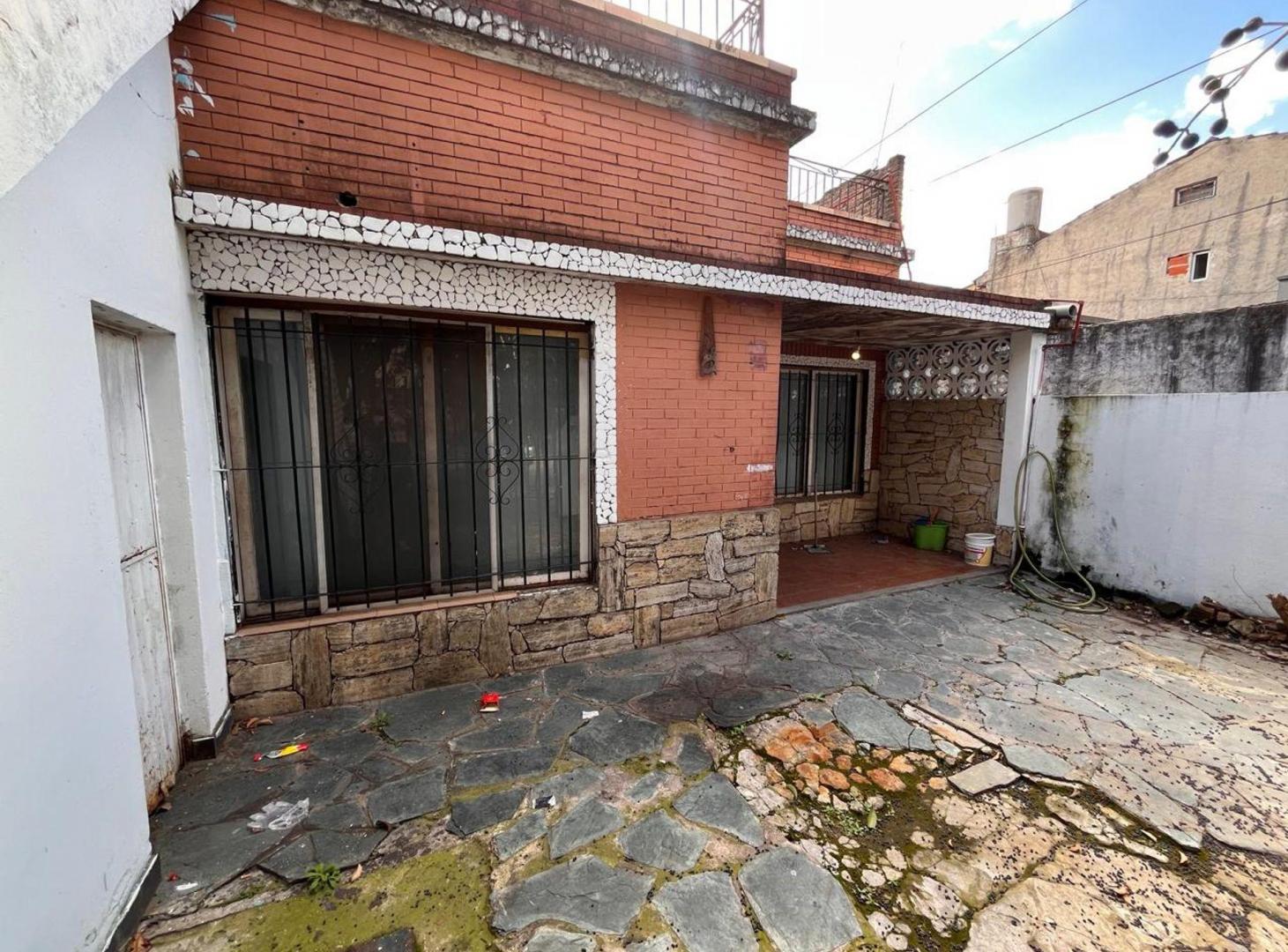 Foto de VENTA CASA 3 AMB PERMUTA FINANCIA V. TESEI, imagen 2