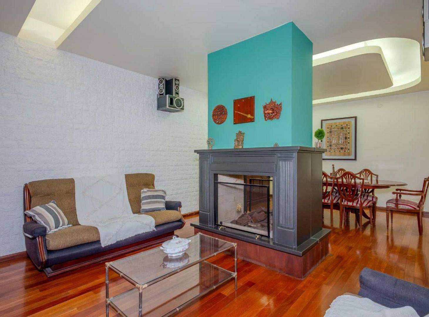 Foto de VENTA CASA 5 AMB 2 COCHERAS PATIO EN V.URQUIZA, imagen 1