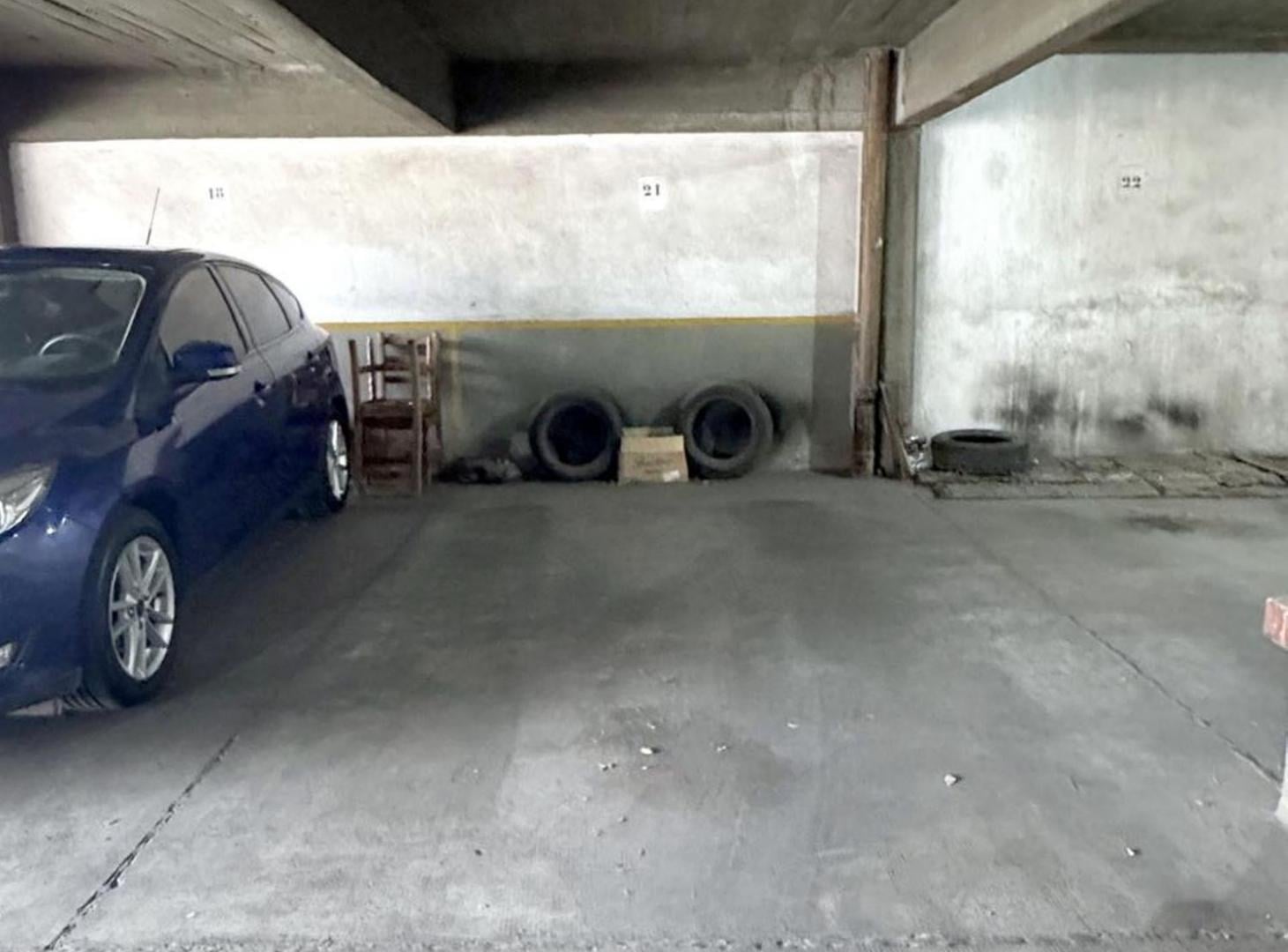 Foto de VENTA COCHERA CUBIERTA EN FLORES, imagen 4
