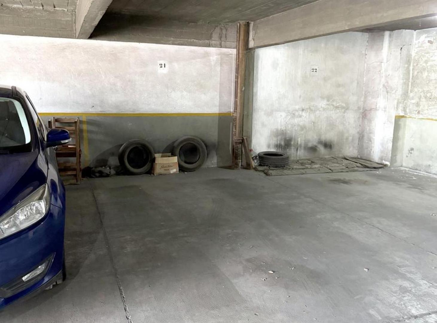 Foto de VENTA COCHERA CUBIERTA EN FLORES, imagen 1
