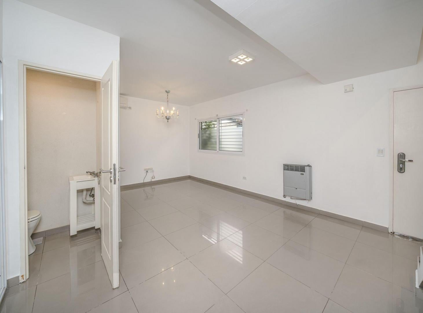 Foto de VENTA DUPLEX 3 AMB EN ITUIZANGO C/PILETA y COCHERA, imagen 5