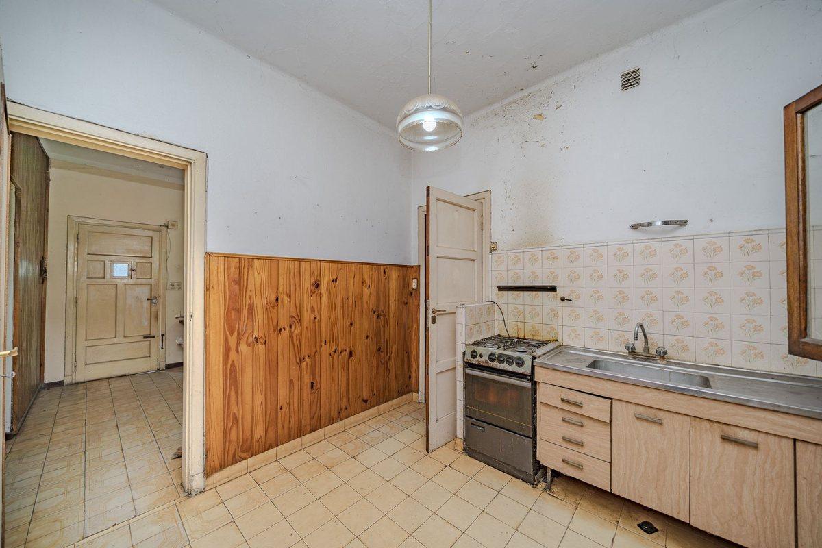 Foto de VENTA CASA 3 AMB. CON GARAGE A. CREDITO-PERMUTA, imagen 2