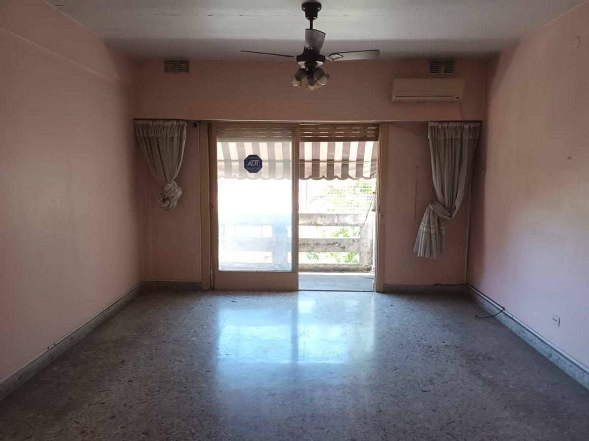 Foto de DEPARTAMENTO 4 AMB ( TIPO CASA) CON TERRAZA VELEZ, imagen 4