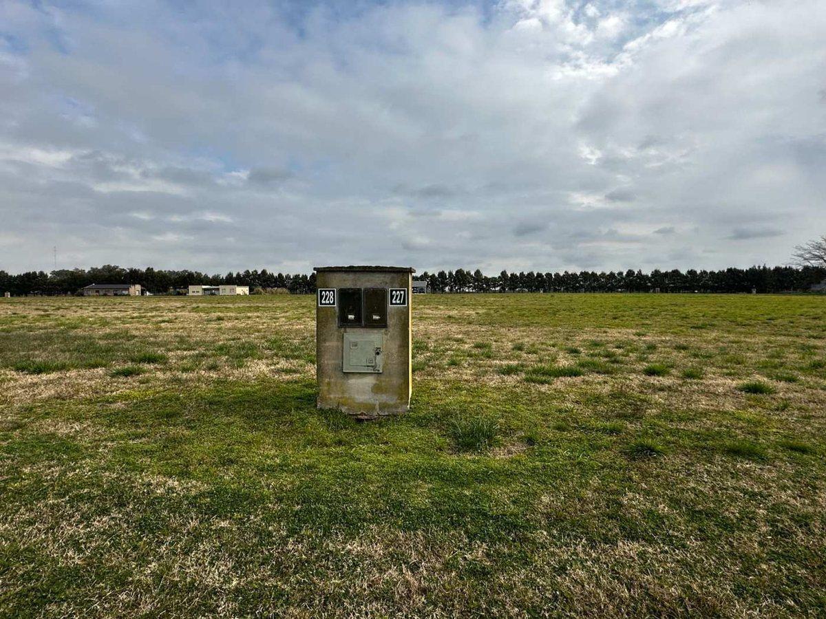 Foto de LOTE 2000M2 VENTA ESPINILLO GOLF CLUB CARLOS KEEN, imagen 4