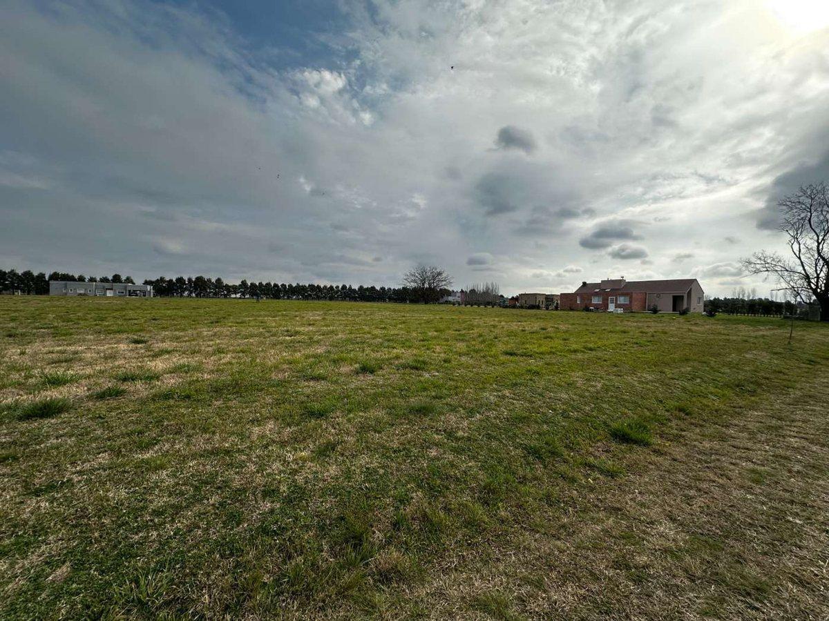 Foto de LOTE 2000M2 VENTA ESPINILLO GOLF CLUB CARLOS KEEN, imagen 5