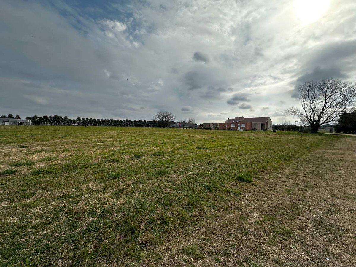 Foto de LOTE 2000M2 VENTA ESPINILLO GOLF CLUB CARLOS KEEN, imagen 1