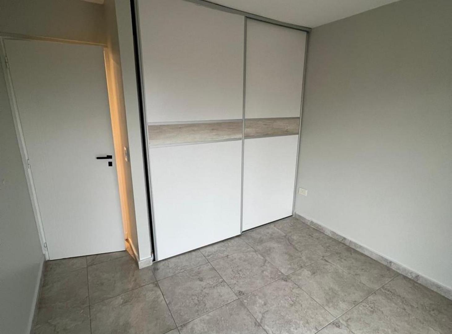 Foto de Alquiler Departamento 2 ambientes c/ Balcón Haedo, imagen 4