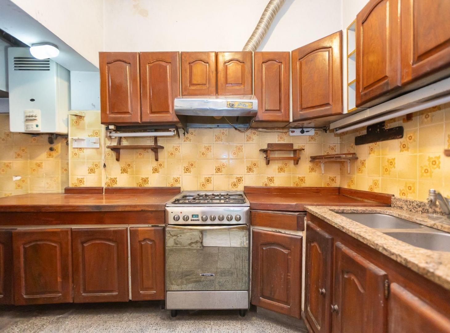 Foto de VENTA CASA 4 AMB - PILETA - QUINCHO - CASEROS, imagen 5