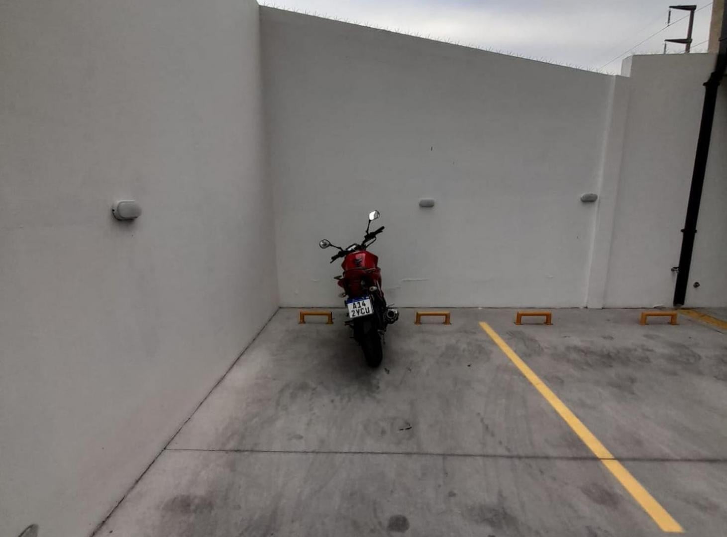 Foto de VENTA MONOAMBIENTE CON COCHERA EN ITUZAINGO, imagen 2