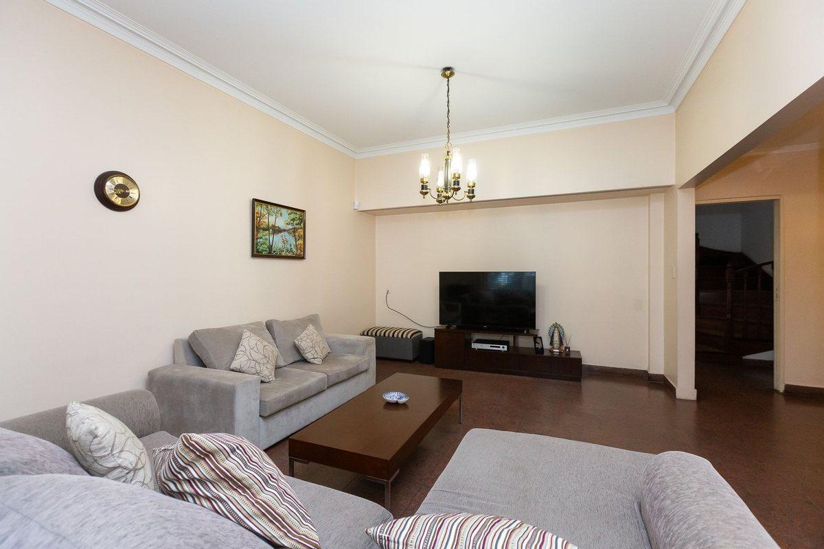Foto de VENTA CASA EN CASEROS C/ COCHERA Y PATIO - PERMUTA, imagen 3