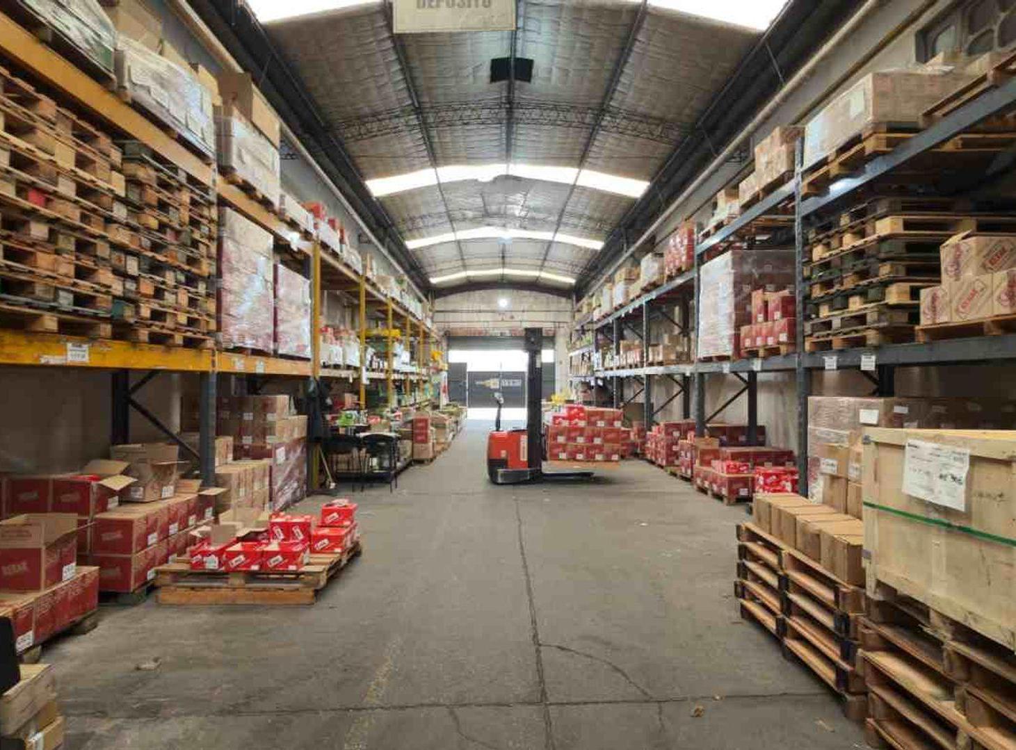 Foto de VENTA GALPON IDUSTRIAL LOG. 400M² CUB EN CASEROS, imagen 3