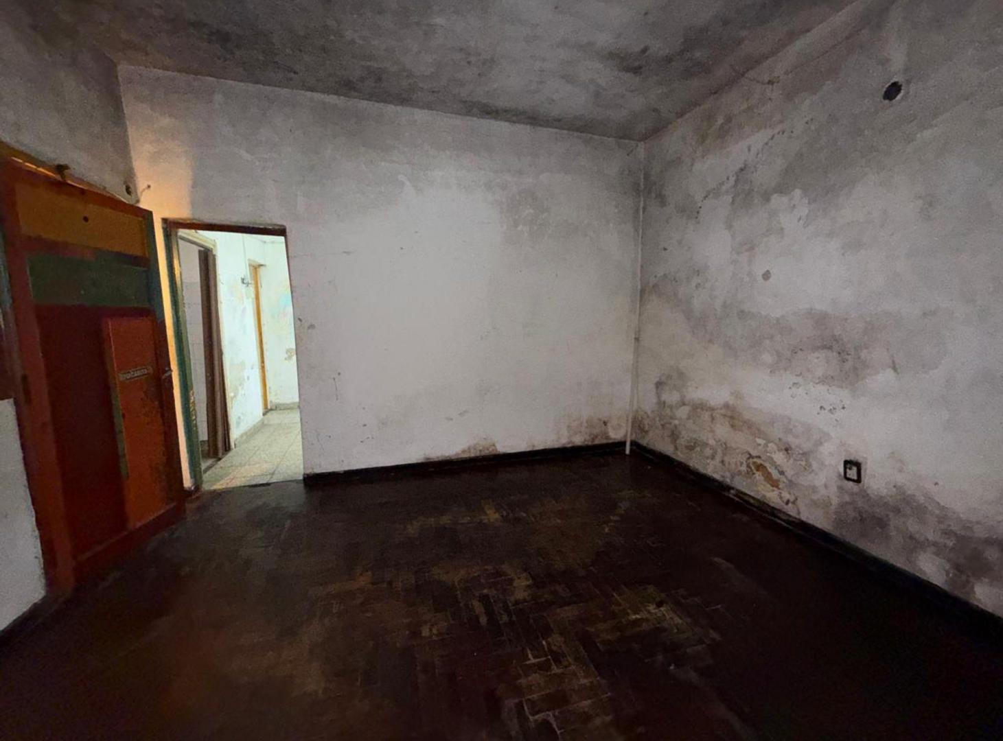 Foto de VENTA PH 3 AMB A REFACCIONAR SIN EXPENSAS, imagen 5