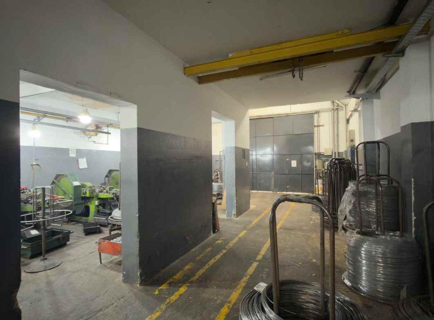 Foto de VENTA GALPON INDUSTRIAL 400M CUBIERTOS EN CASEROS, imagen 4