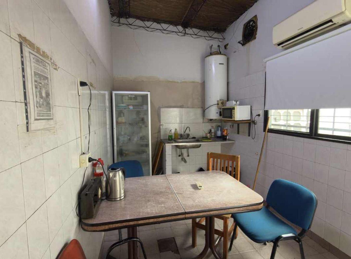 Foto de VENTA GALPON INDUSTRIAL 400M CUBIERTOS EN CASEROS, imagen 5