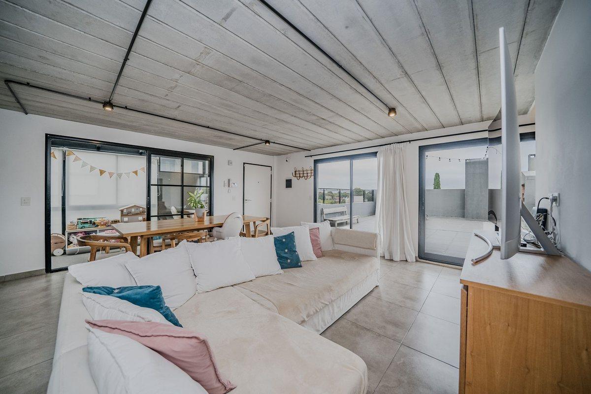 Foto de VENTA DUPLEX 4 AMB C/COCHERA-TERRAZA PROPIA MUNRO, imagen 2