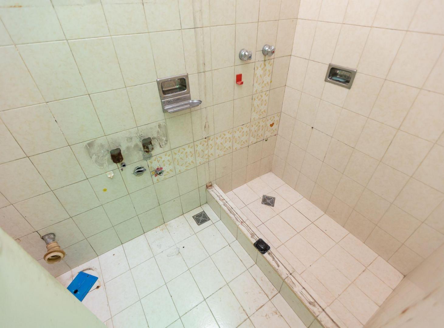 Foto de VENTA PH 3 AMB con PATIO A RECICLAR EN CASEROS, imagen 4