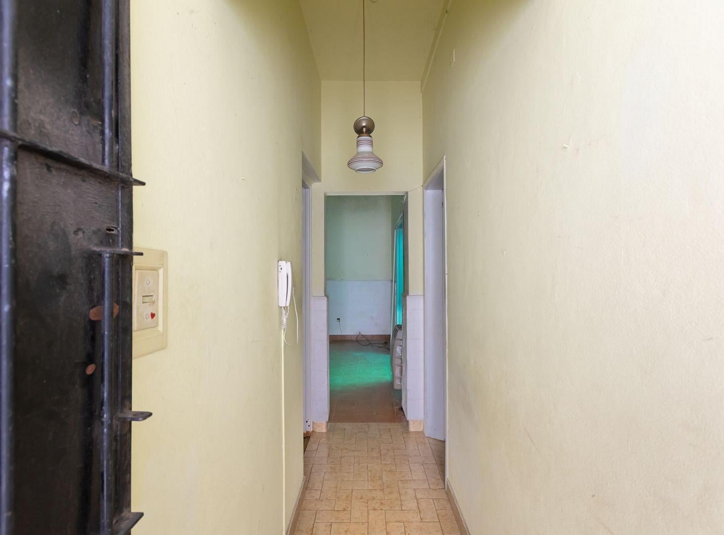Foto de VENTA PH 3 AMB con PATIO A RECICLAR EN CASEROS, imagen 5