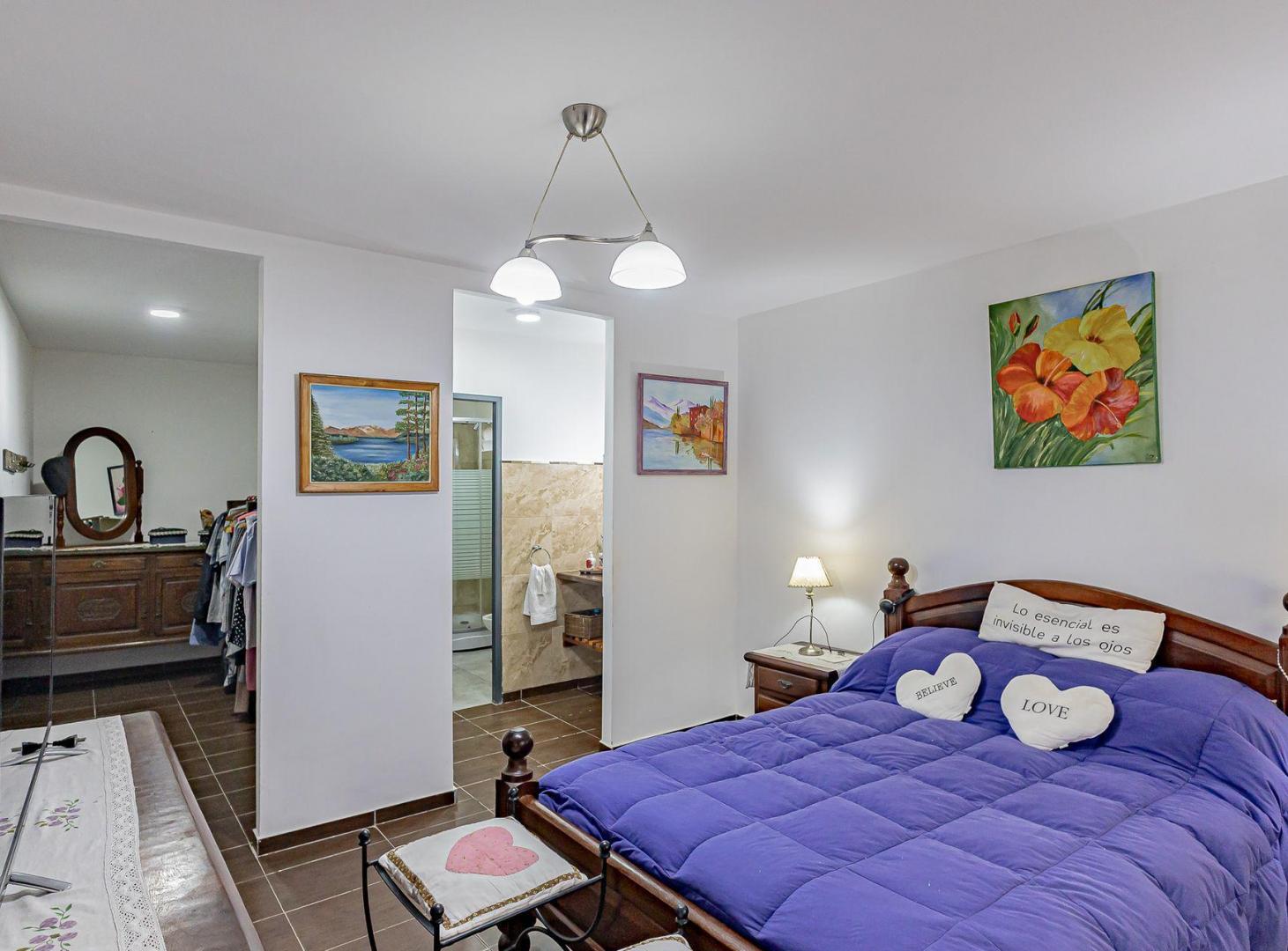 Foto de CASA 4 AMB + PILETA. LOTE 1700 MTS, imagen 2