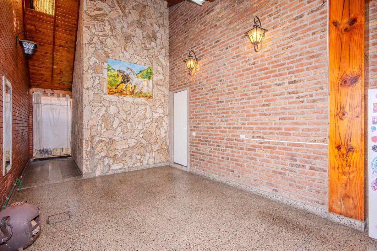 Foto de VENTA CASA MULTIFAMILIAR 3 AMB + PH 3 AMB+QUINCHO, imagen 5