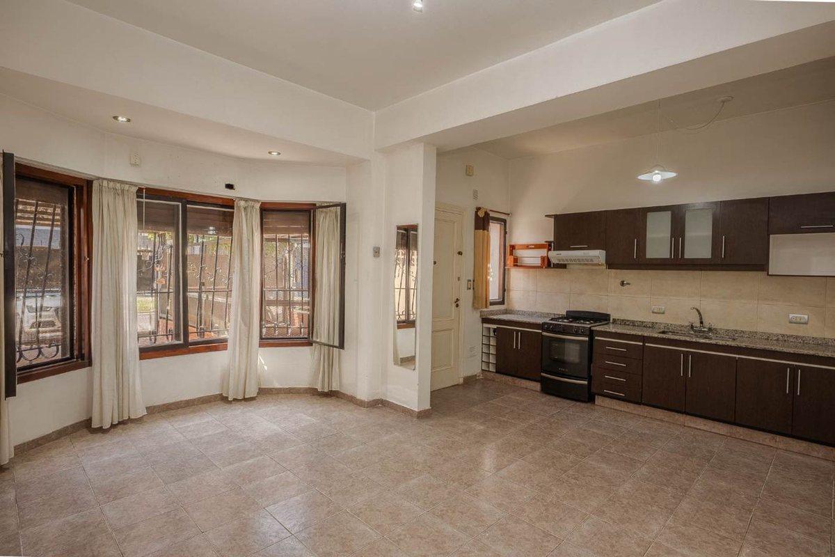 Foto de VENTA PH 3 AMB /FRENTE C/COCHERA Y PATIO Z/CASEROS, imagen 3