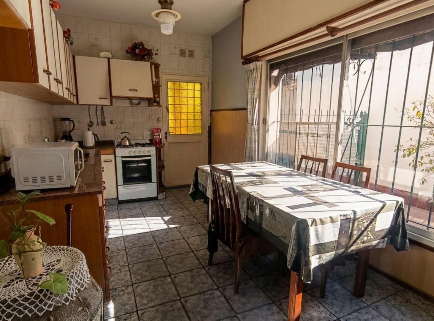 Foto de VENTA CASA 3 AMB EN TRUJUI, MORENO APTA CREDITO, imagen 2