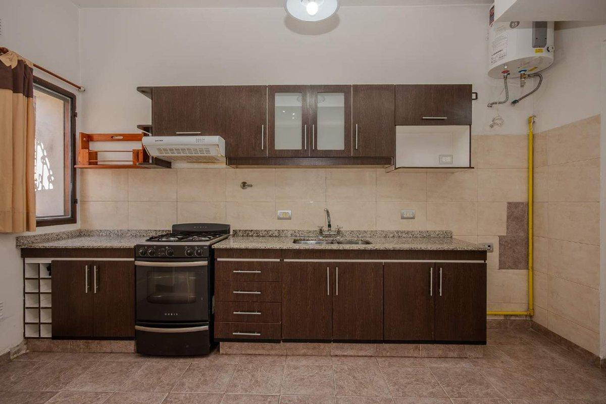 Foto de VENTA PH 3 AMB /FRENTE C/COCHERA Y PATIO Z/CASEROS, imagen 2
