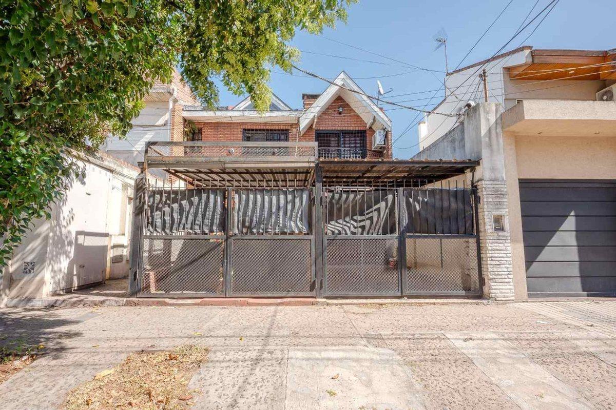 Foto de VENTA PH 3 AMB /FRENTE C/COCHERA Y PATIO Z/CASEROS, imagen 1