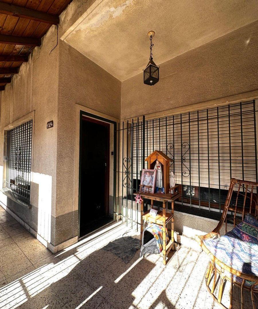 Foto de VENTA 2 CASAS 4 AMBIENTES EN LANUS A REFACCIONAR, imagen 1