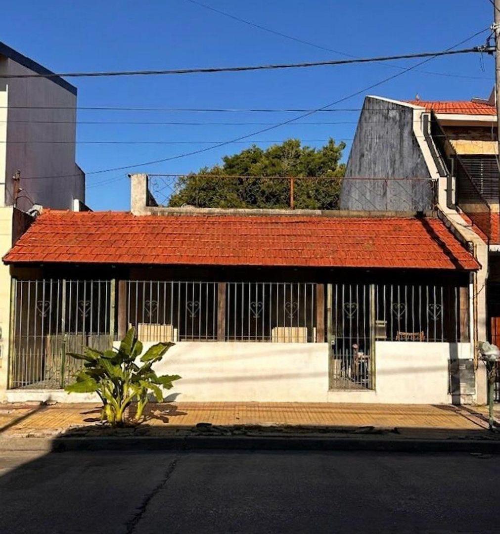 Foto de VENTA 2 CASAS 4 AMBIENTES EN LANUS A REFACCIONAR, imagen 4