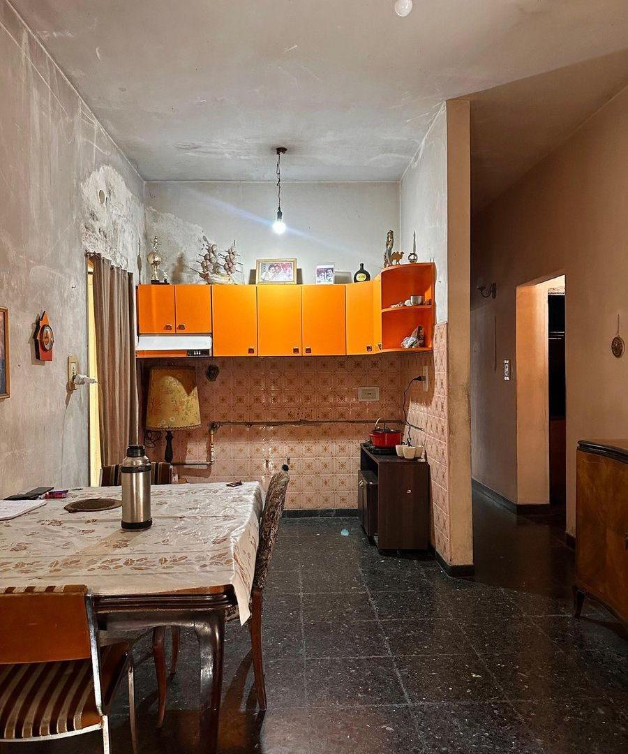 Foto de VENTA 2 CASAS 4 AMBIENTES EN LANUS A REFACCIONAR, imagen 3