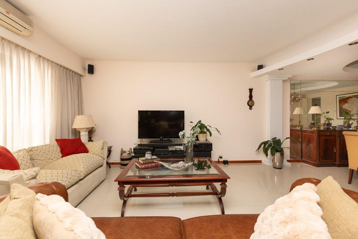 Foto de VENTA DPTO SEMIPISO 5 AMB EN BELGRANO R - PERMUTA, imagen 5
