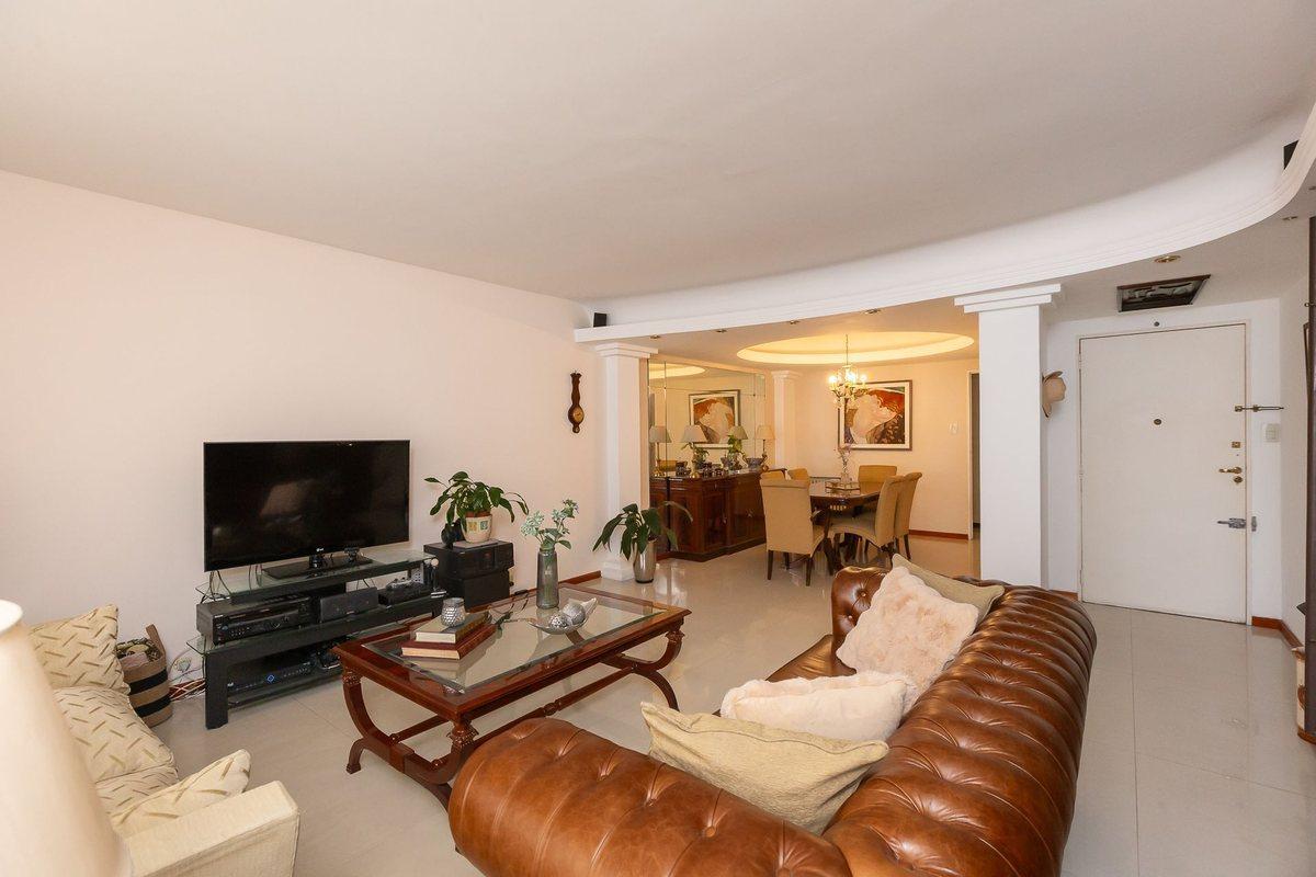 Foto de VENTA DPTO SEMIPISO 5 AMB EN BELGRANO R - PERMUTA, imagen 2