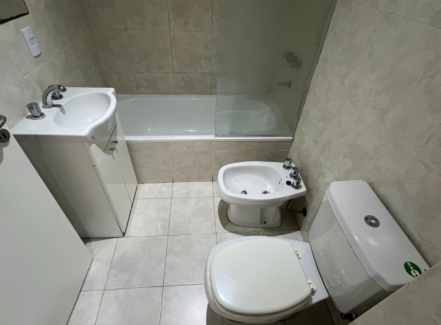 Foto de ALQUILER MONOAMBIENTE C/ BALCON PARRILLA EN DEVOTO, imagen 2