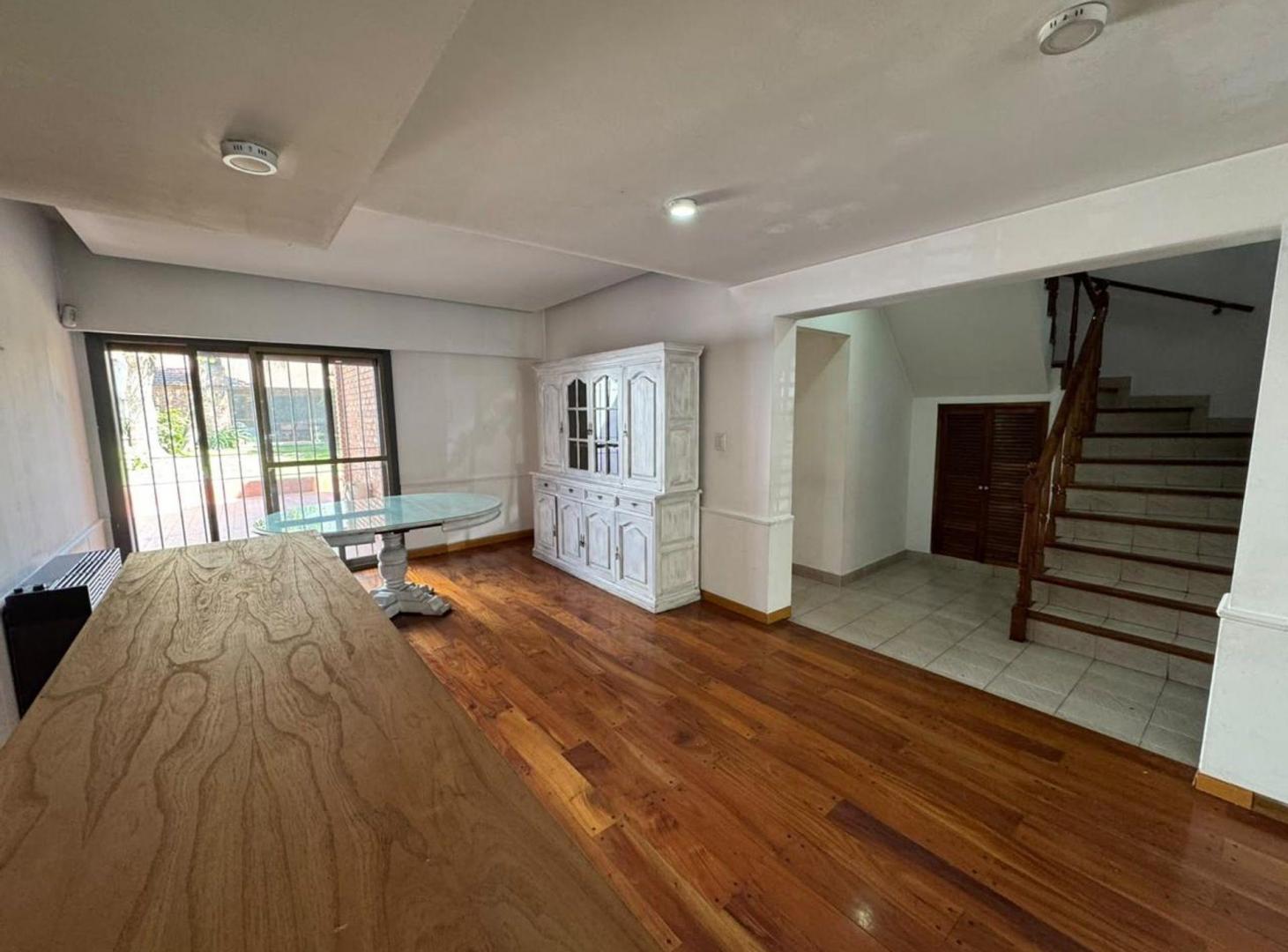 Foto de VENTA CASA 5 AMB CASEROS CENTRO PARQUE COCHERA, imagen 5