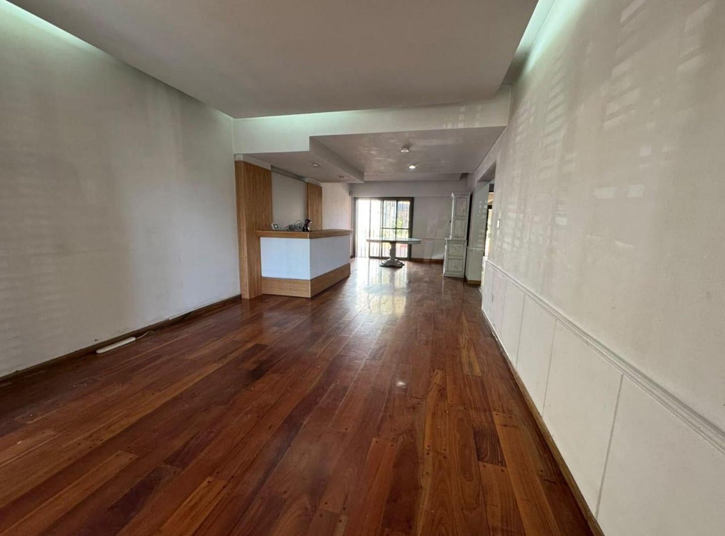 Foto de VENTA CASA 5 AMB CASEROS CENTRO PARQUE COCHERA, imagen 3