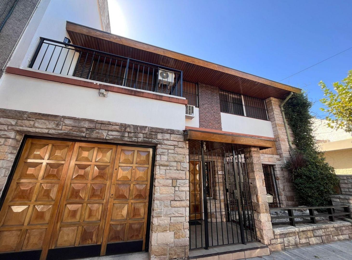 Foto de VENTA CASA 5 AMBIENTES RAMOS MEJIA CENTRO, imagen 1
