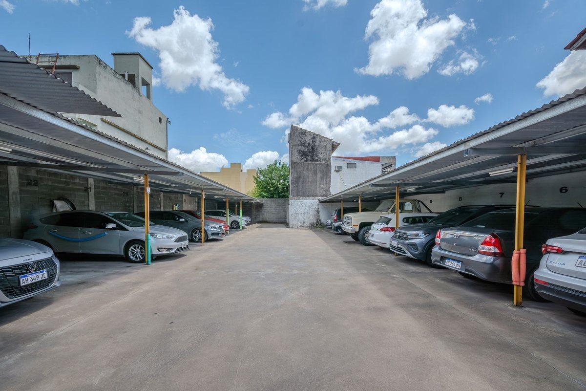 Foto de VENTA - DOBLE LOTE - 29 COCHERAS + CASA, imagen 1