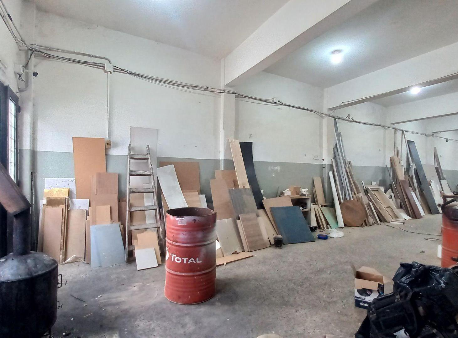 Foto de ALQUILER GALPON COMERCIAL 350 M2 - CASEROS, imagen 2
