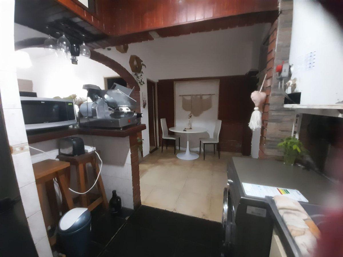 Foto de CASEROS VENTA 2 PH MAS LOCAL EN BLOQUE PERMUTA, imagen 4