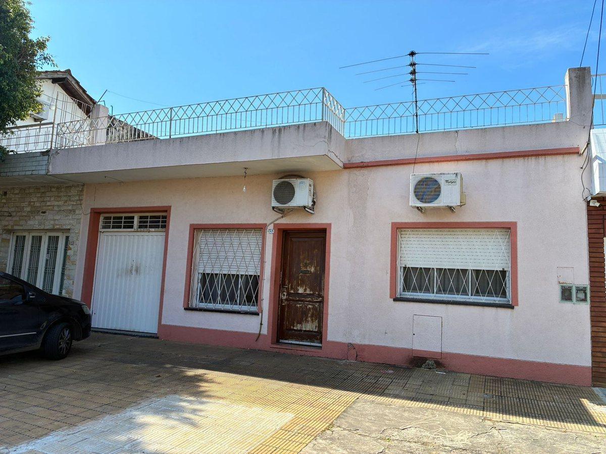 Foto de VENTA CASA 3 DORMIT JARDIN RAMOS MEJIA APT.CREDITO, imagen 1