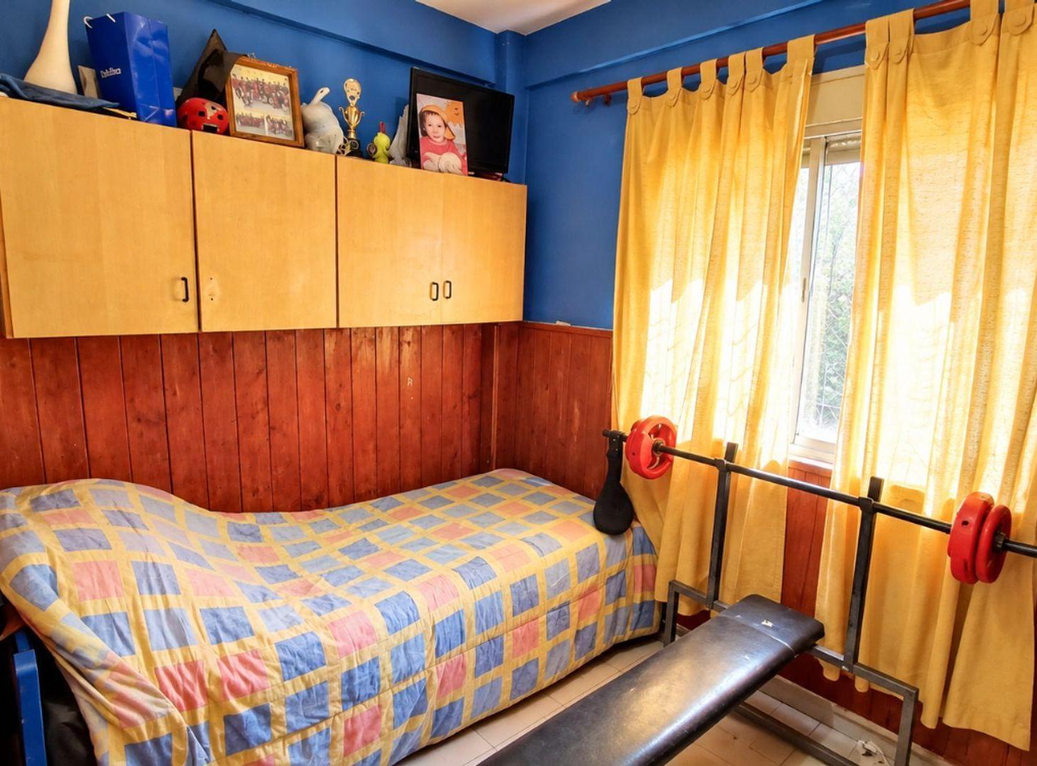 Foto de VENTA DEPTO 4 AMB CON BALCON VILLA TESEI, imagen 2