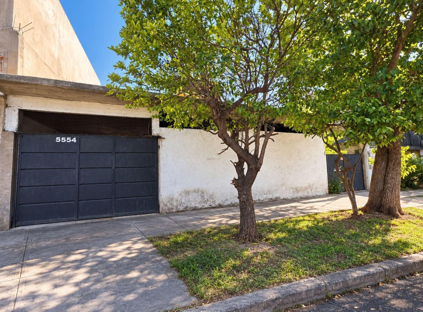 Foto de VENTA CASA 200M2 M.CORONADO CON SÓLIDA ESTRUCTURA, imagen 2