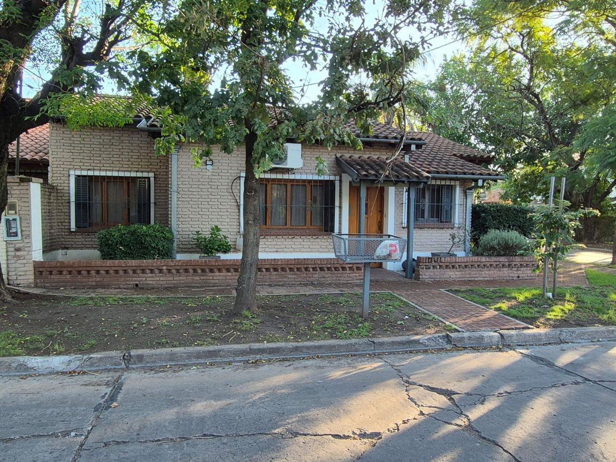 Foto de VENTA CASA 4 AMB HURLINGHAM PARQUE JOHNSTON NUEVA, imagen 1