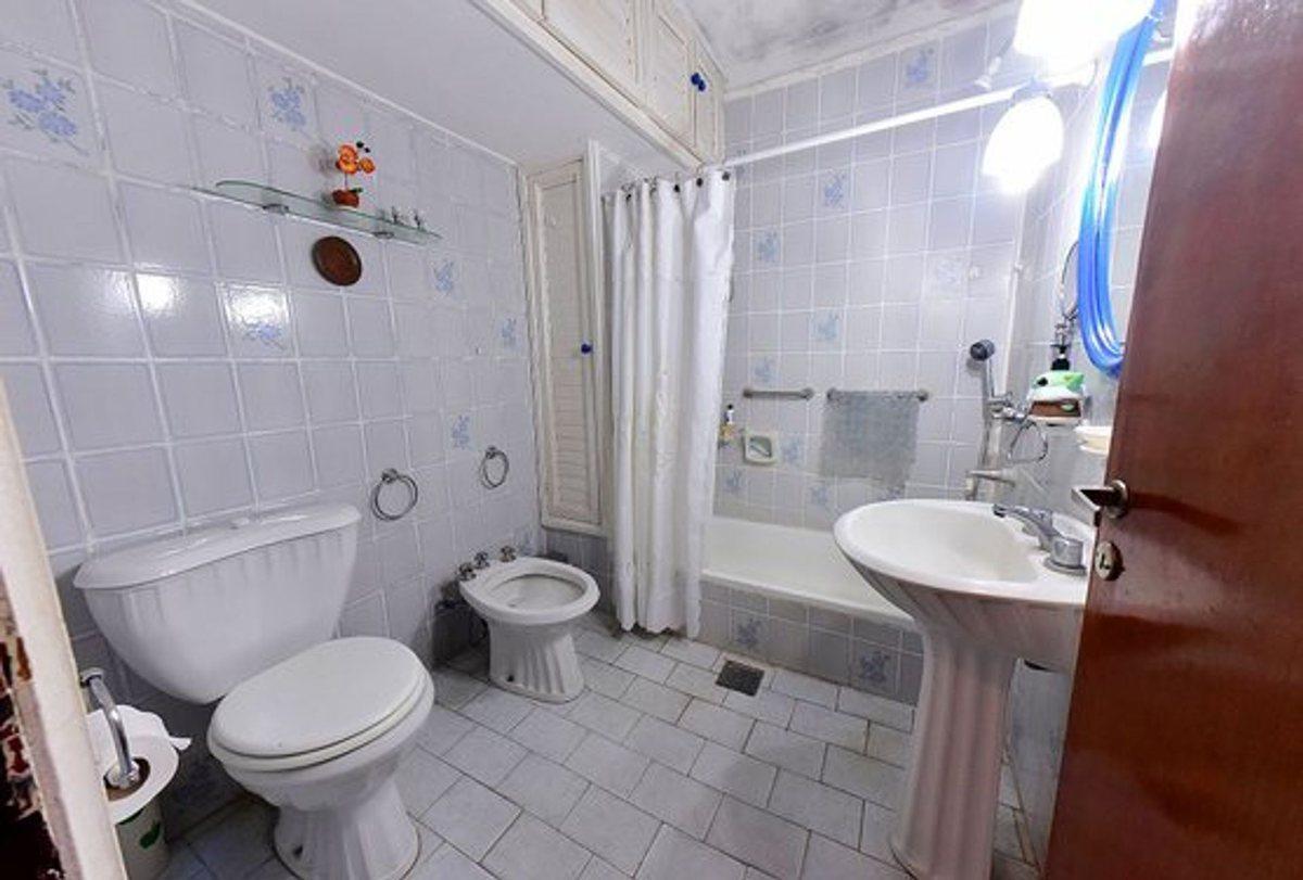 Foto de VENTA CASA 4AMB + OFICINA QUINCHO PARQUE S.A PADUA, imagen 2
