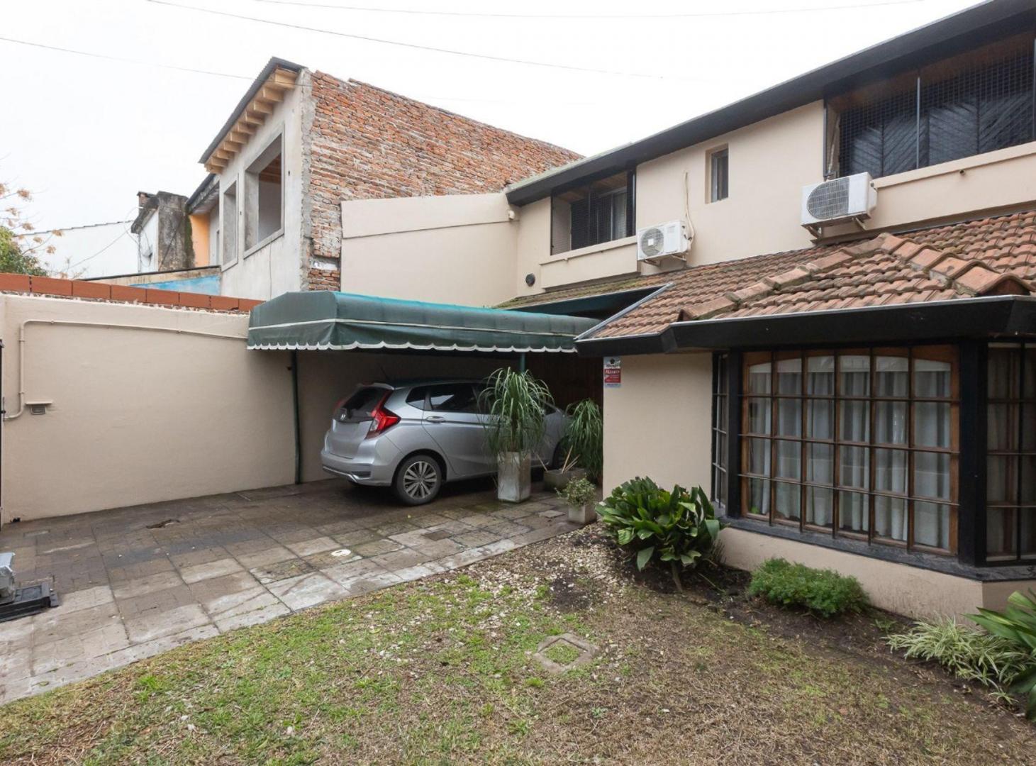 Foto de CASA VENTA 6 AMB-HURLINGHAM-APTO CREDITO -PERMUTA., imagen 2