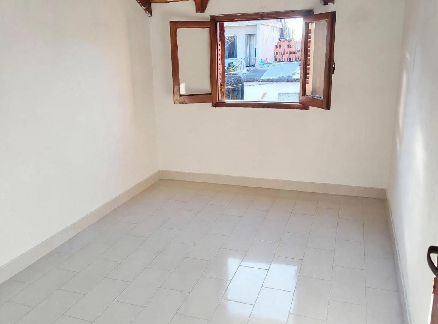 Foto de CASA 4 AMBIENTES DOS PLANTAS + DPTO 2 AMBIENTES, imagen 5